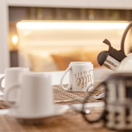 Апартаменты Apulialux Penthouse & Garden Con Spa In Centro Бари Экстерьер фото